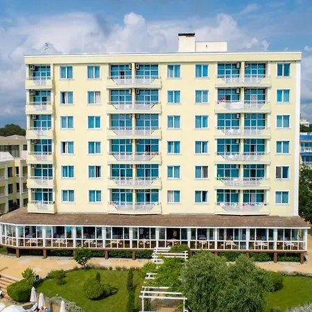 Perla Club Hotell 4*