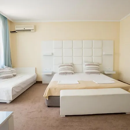 Perla Club Hotell 4*