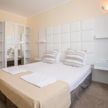 Perla Club Hotell 4*