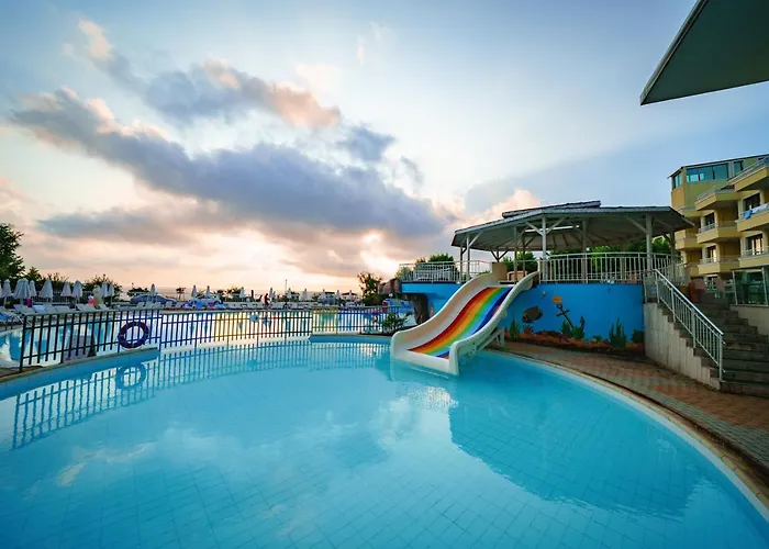 מלון Perla Club פרימורסקו