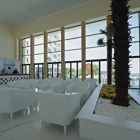 Perla Club מלון פרימורסקו